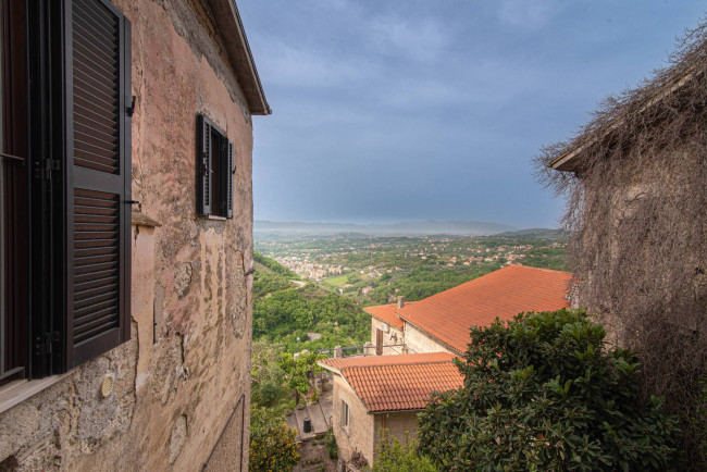 typical historical house for sale in Fontana Liri