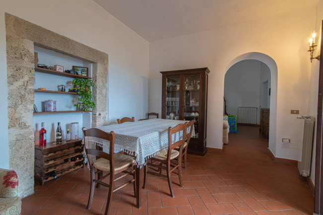 typical historical house for sale in Fontana Liri