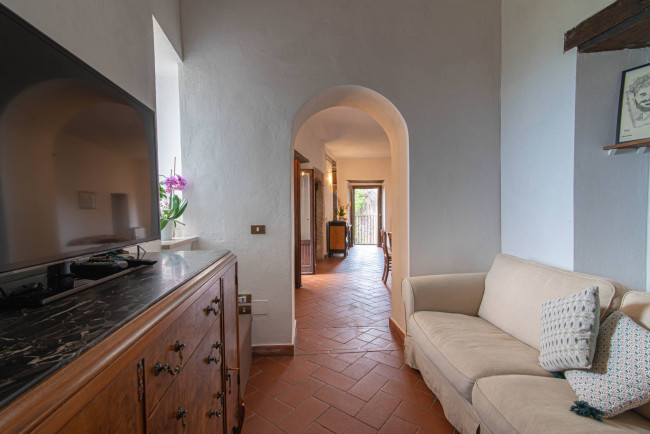 typical historical house for sale in Fontana Liri