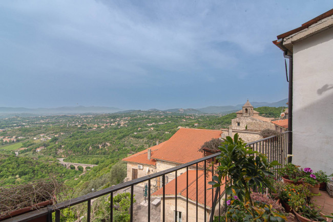 typical historical house for sale in Fontana Liri