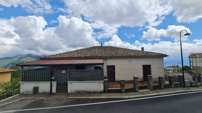 Casa semi-indipendente in vendita a Santopadre (FR)