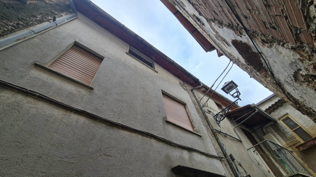 Palazzo in vendita a Pisterzo, Prossedi (LT)
