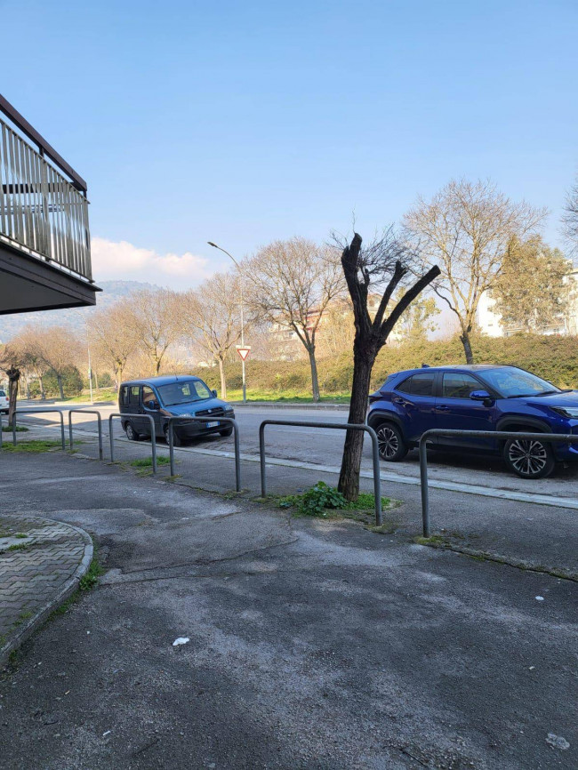 Locale commerciale in vendita a Cassino