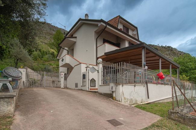 semi-detached villa for sale in Roccasecca