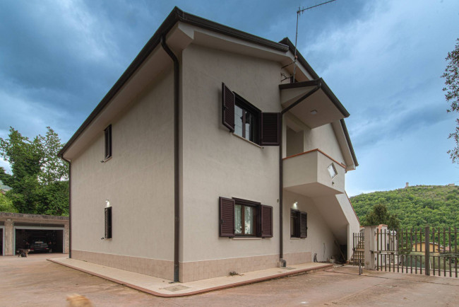 semi-detached villa for sale in Roccasecca