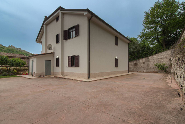 semi-detached villa for sale in Roccasecca