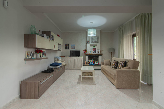 semi-detached villa for sale in Roccasecca