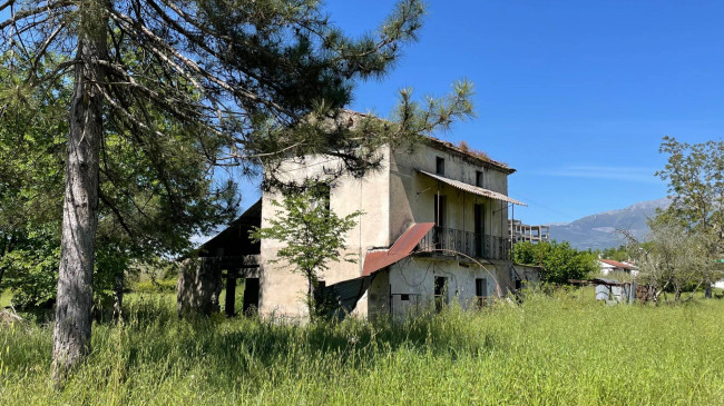 farmhouse for sale in Pontecorvo