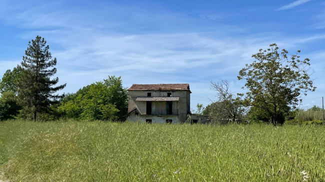 farmhouse for sale in Pontecorvo