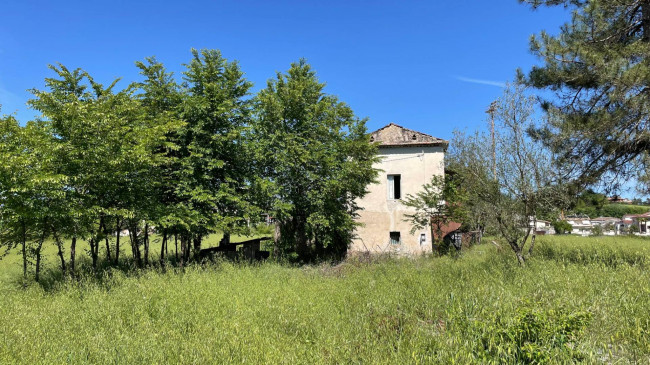 farmhouse for sale in Pontecorvo