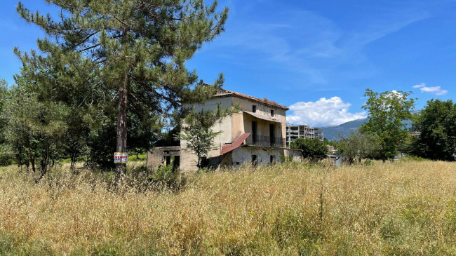 farmhouse for sale in Pontecorvo