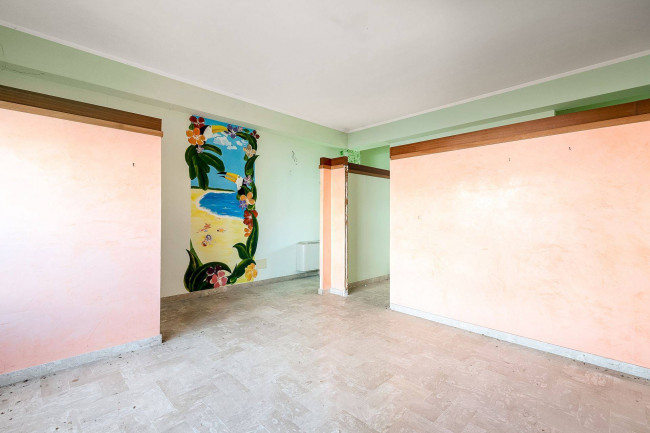 whole building for sale in Piedimonte San Germano