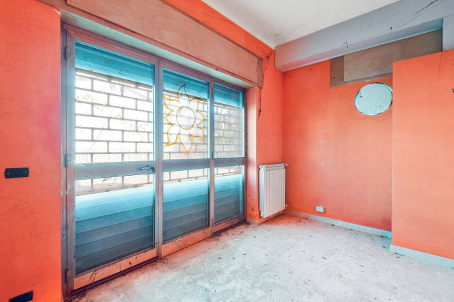 whole building for sale in Piedimonte San Germano