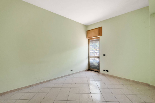 whole building for sale in Piedimonte San Germano