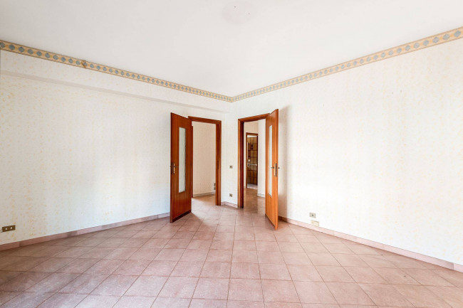 whole building for sale in Piedimonte San Germano
