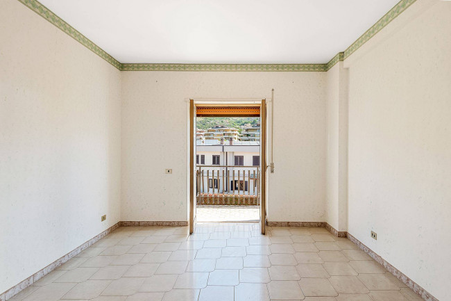 whole building for sale in Piedimonte San Germano