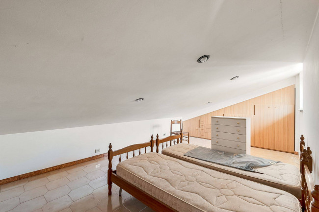 whole building for sale in Piedimonte San Germano