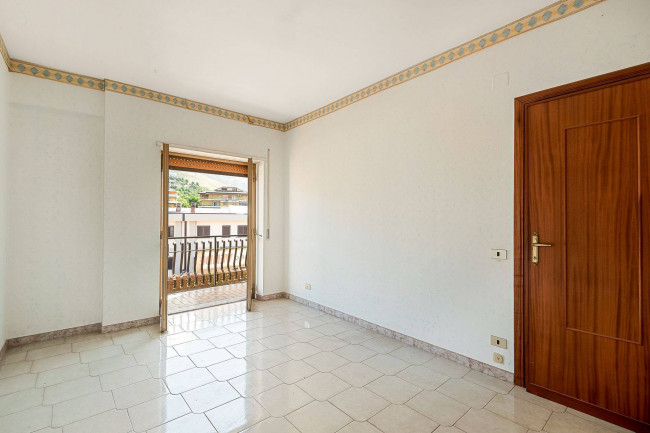 whole building for sale in Piedimonte San Germano