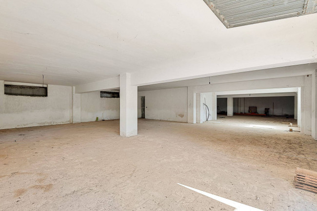whole building for sale in Piedimonte San Germano