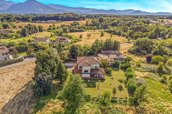 Casale di campagna in vendita a Pignataro Interamna