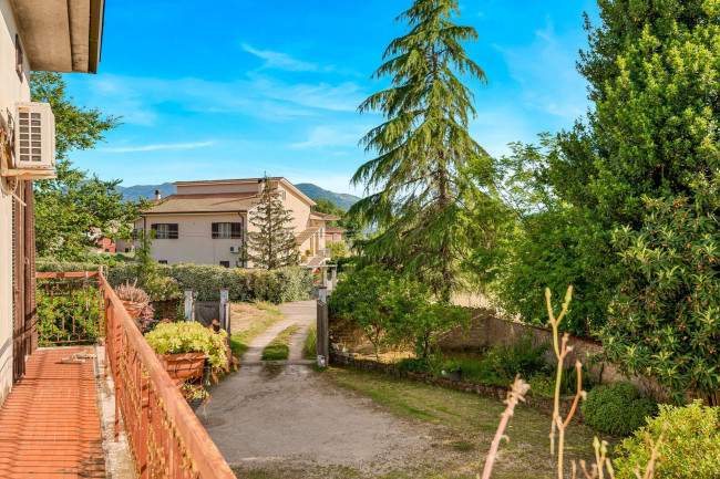 Casale di campagna in vendita a Pignataro Interamna