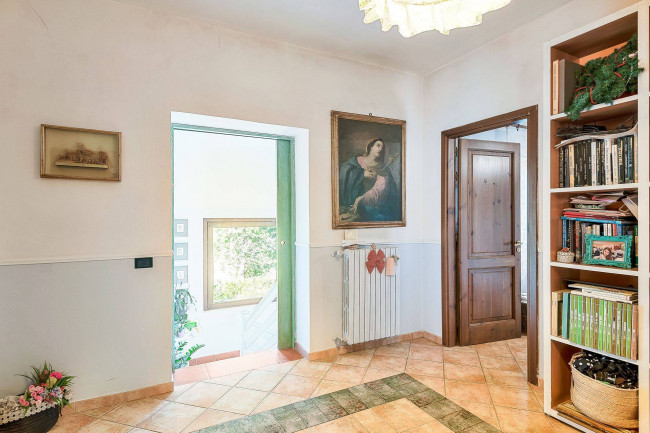Casale di campagna in vendita a Pignataro Interamna