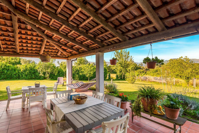 Casale di campagna in vendita a Pignataro Interamna