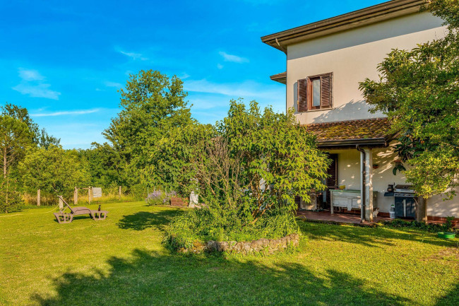 Casale di campagna in vendita a Pignataro Interamna
