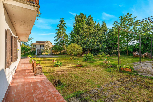 Casale di campagna in vendita a Pignataro Interamna