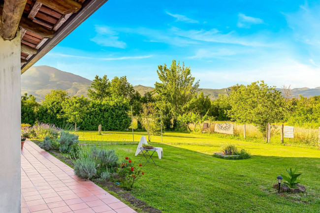 Casale di campagna in vendita a Pignataro Interamna