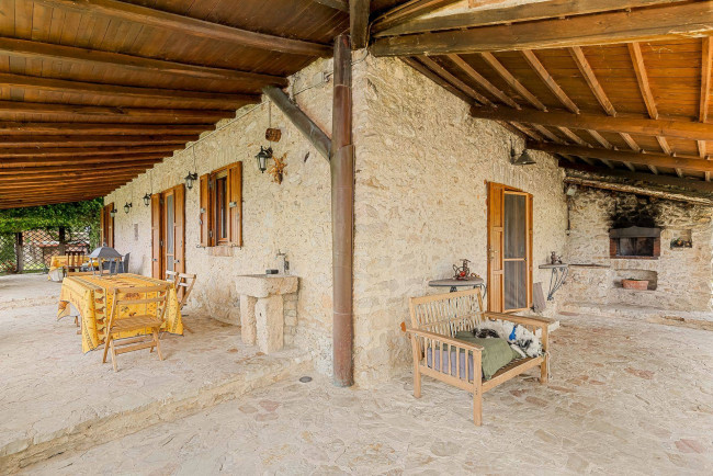 Abitazioni tipiche storiche in vendita a Scandriglia