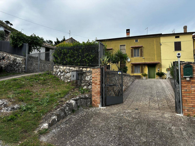 Casa indipendente in vendita a Pastena