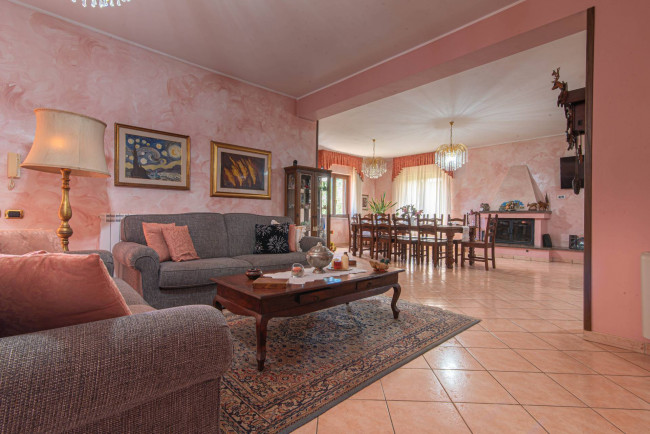 Villa for sale in Gavignano