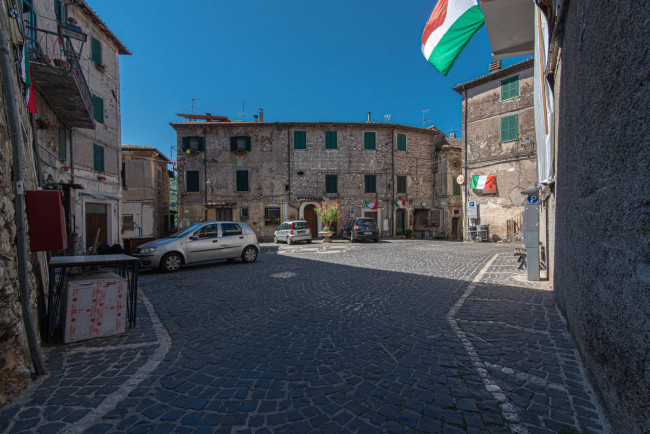 Palazzo intero stabile in vendita a Piglio