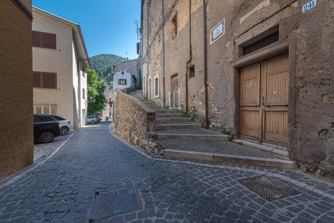 Palazzo intero stabile in vendita a Piglio