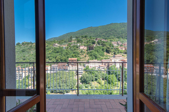 Palazzo intero stabile in vendita a Piglio
