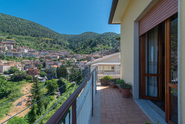 Palazzo intero stabile in vendita a Piglio