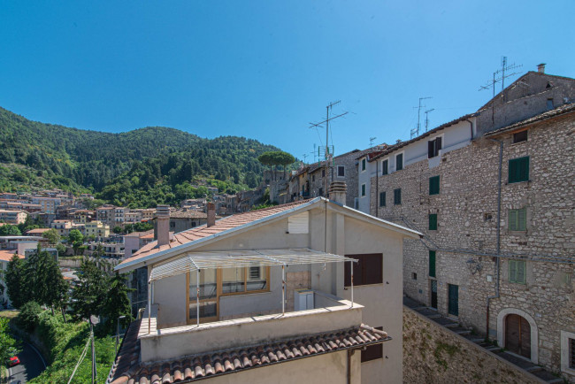 Palazzo intero stabile in vendita a Piglio