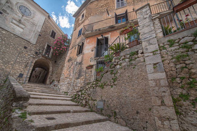 Palazzo storico in vendita a San Donato Val di Comino