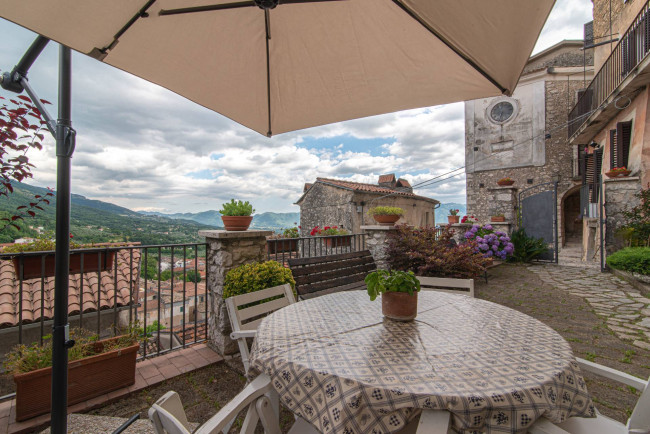 Palazzo storico in vendita a San Donato Val di Comino