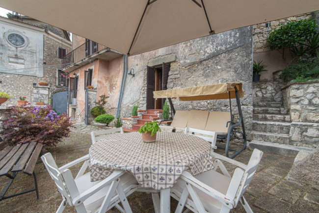 Palazzo storico in vendita a San Donato Val di Comino