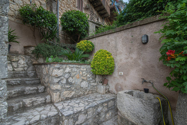 Palazzo storico in vendita a San Donato Val di Comino