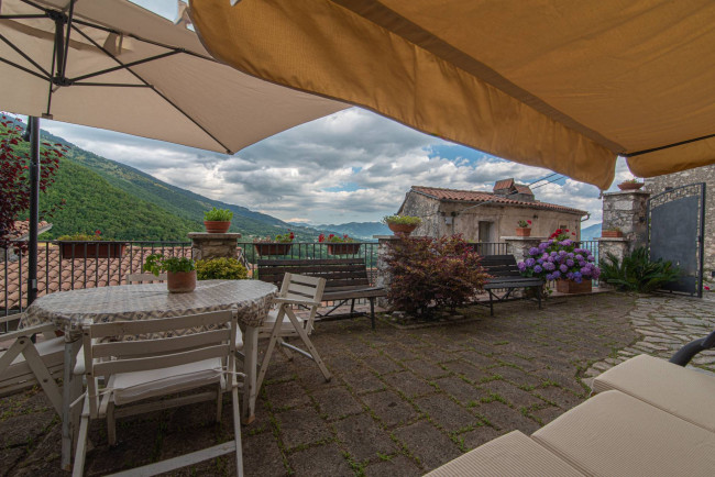 Palazzo storico in vendita a San Donato Val di Comino