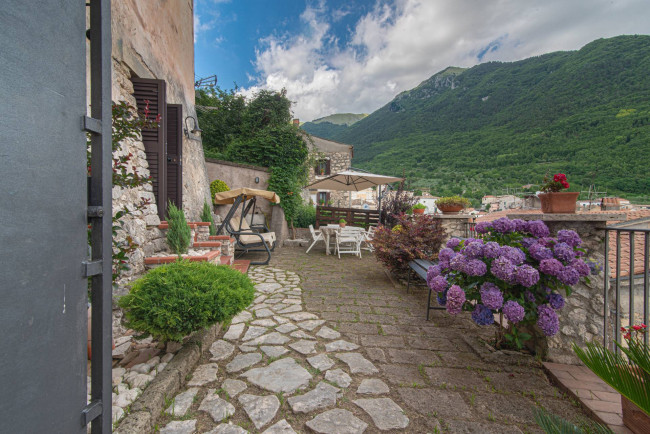 Palazzo storico in vendita a San Donato Val di Comino