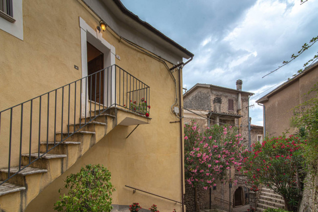 Palazzo storico in vendita a San Donato Val di Comino
