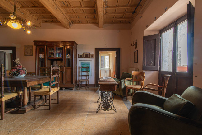 Palazzo storico in vendita a Trivigliano