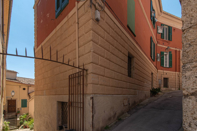 typical historical house for sale in Arpino