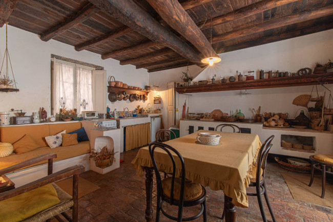 typical historical house for sale in Arpino