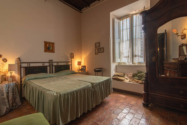 typical historical house for sale in Arpino