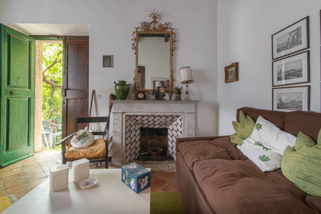 typical historical house for sale in Arpino